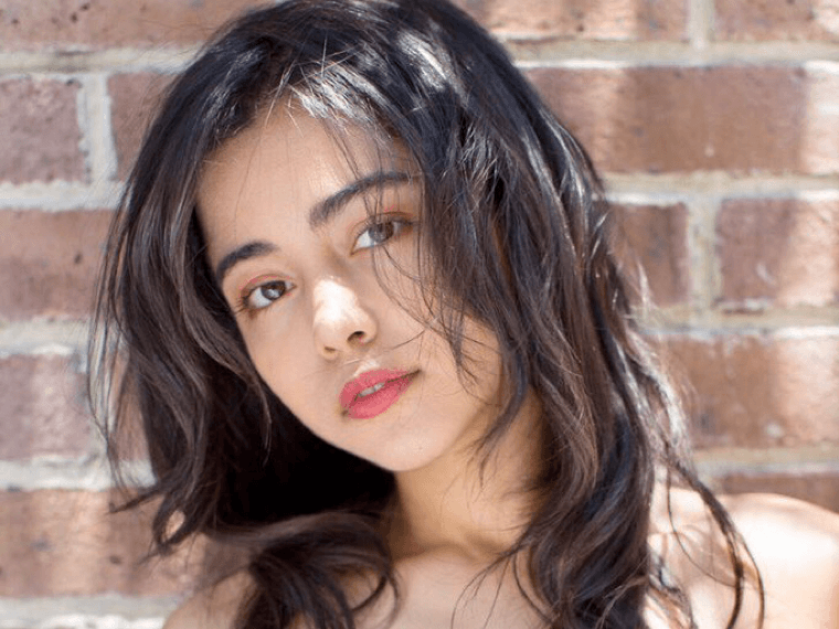 【サラ・コールディ】TikTokのフォロワー数が40万人を突破!